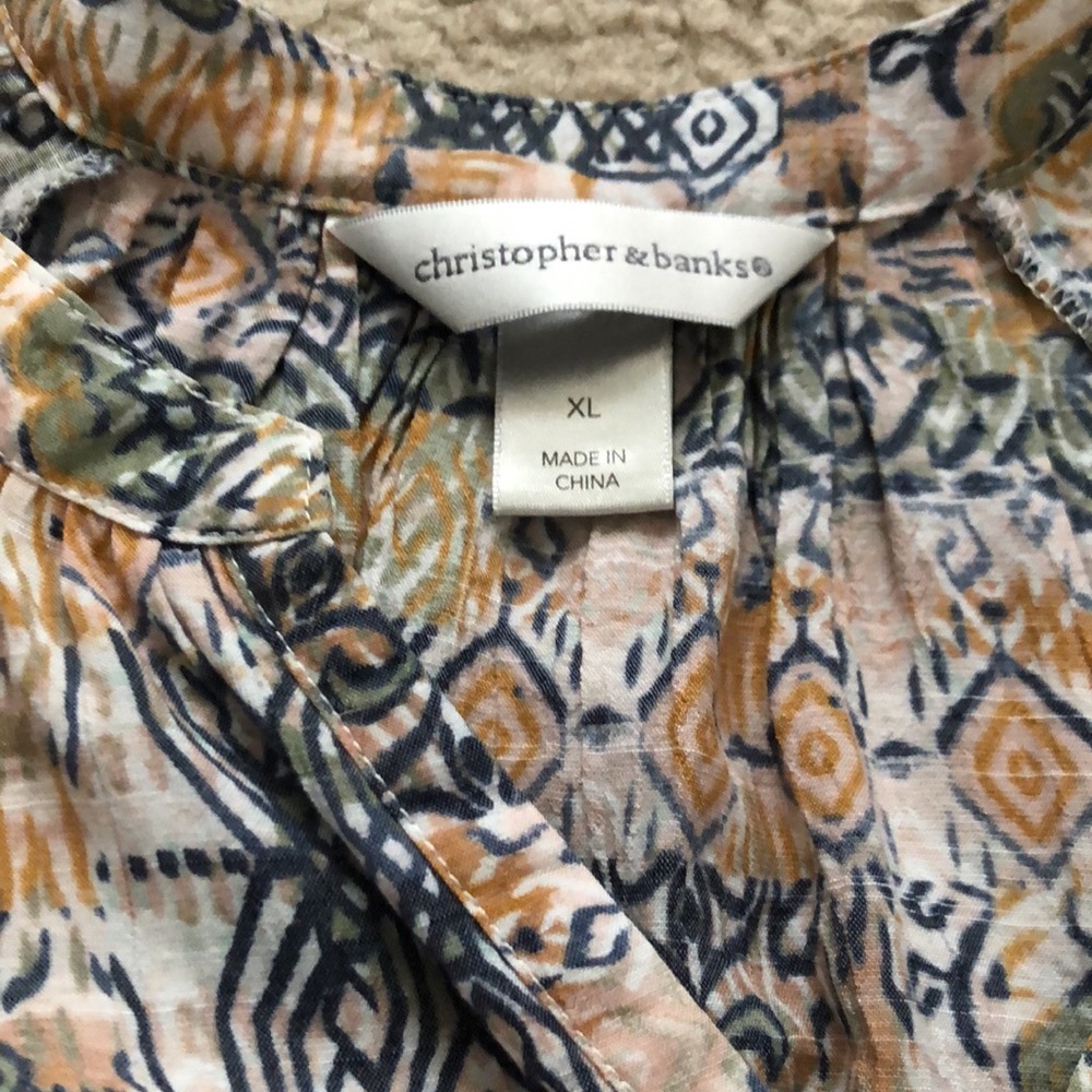 Button front top - Picture 2 of 2